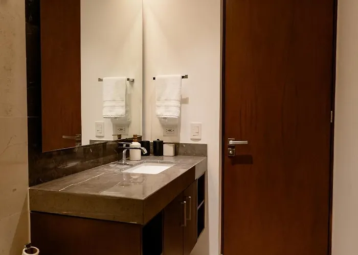 2br Luxury On The 38th With Beachfront Access *